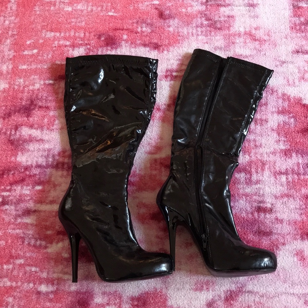 Diba platform boots.  Never worn.  These rock